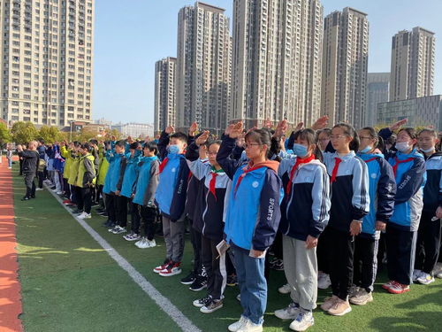 安徽省合肥市第四十五中学 三月春风暖 精神永流传