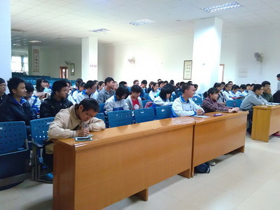 东山中学团委学生会学生干部工作总结交流大会顺利召开