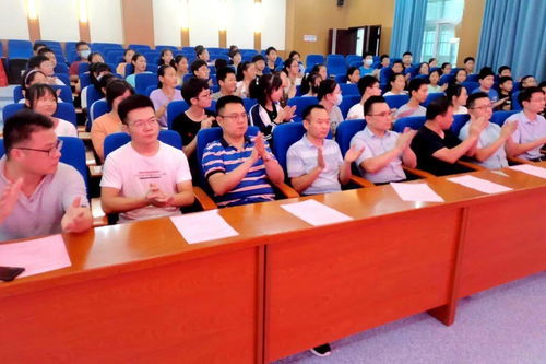 团结奋进 筑梦明天 初中部召开第12届学生会招新大会